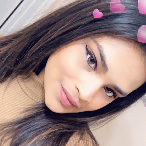 Meet your Posher, Esaiena - Picture 1 of 1